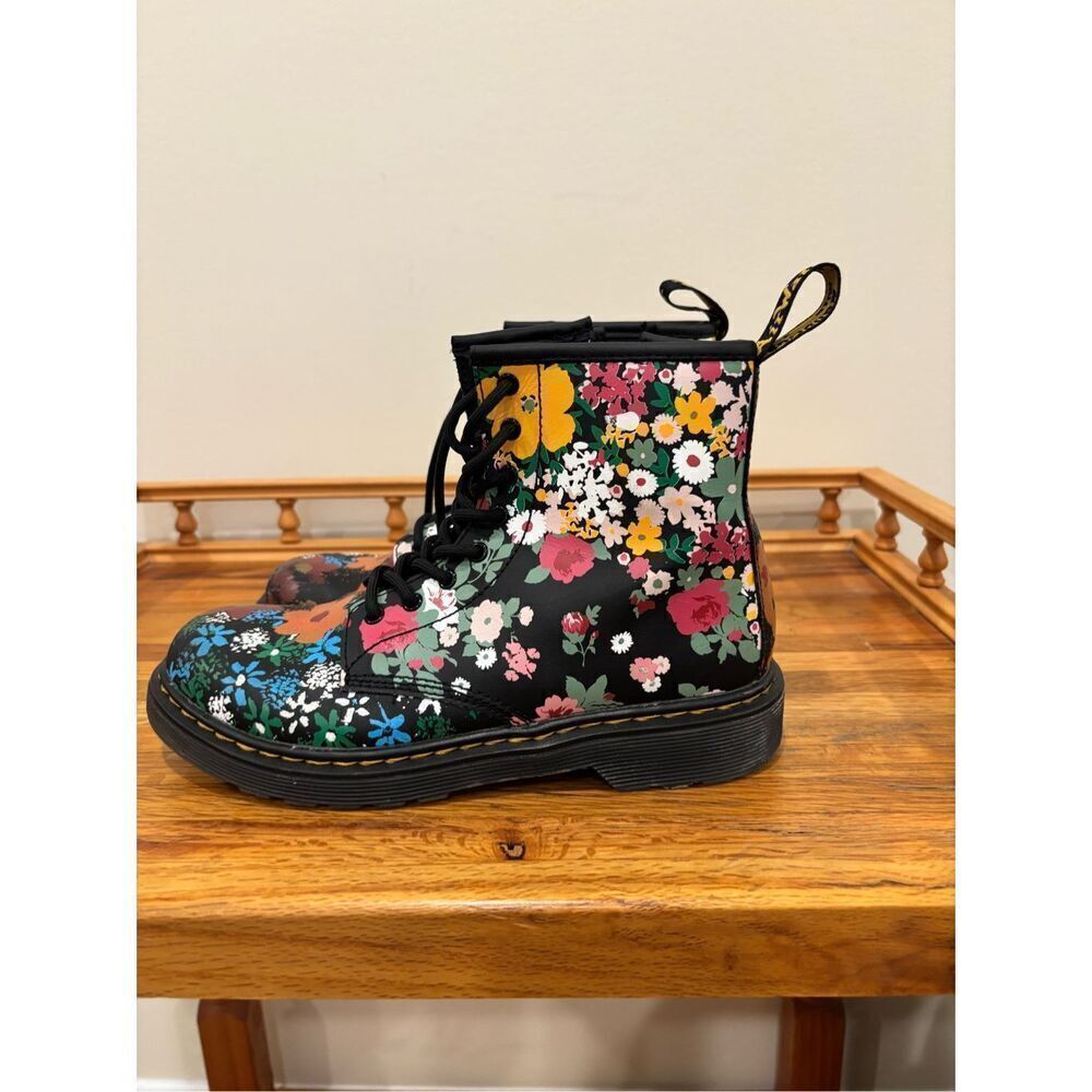 Dr. Marten’s Womens Floral Mash Up Lace Up Fashion Boot Multicolor Size 5